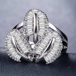 💥New Creative Design 3 Leaf Shaped Luxury Ring, GPMB1498